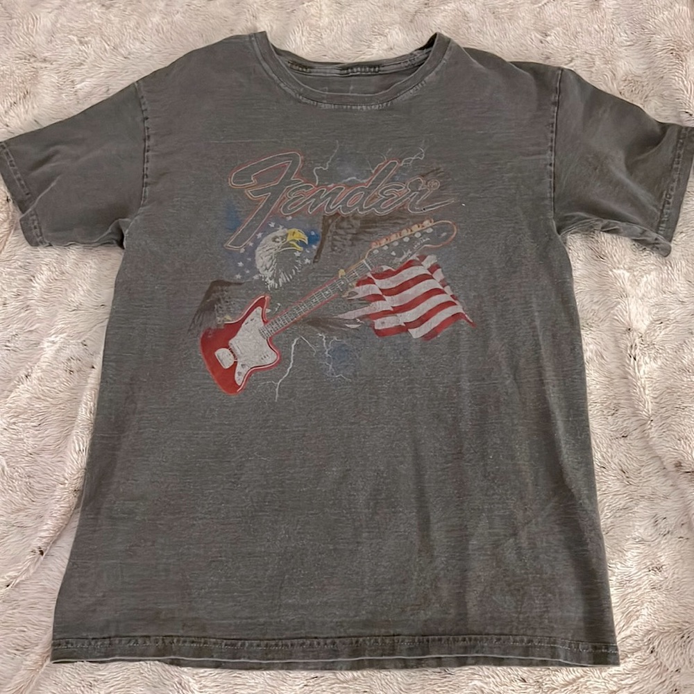 Vintage looking shirt”want to get rid of it, no damage just an older shirt.